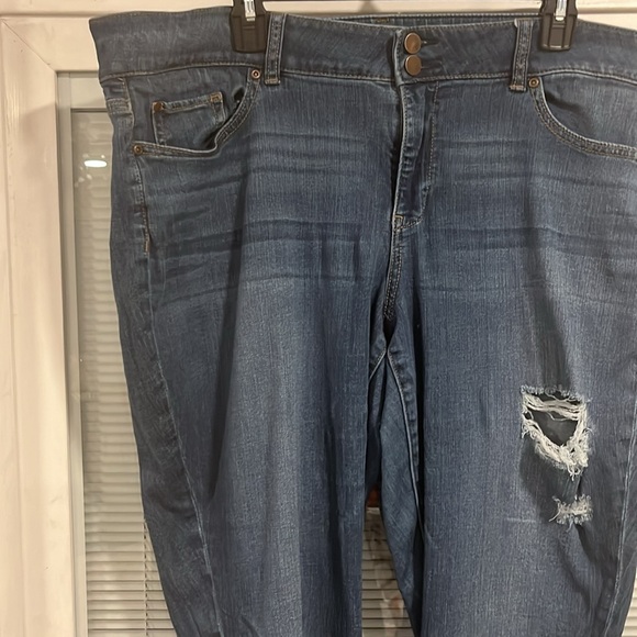Soho New York and company jeans curvy boy friend, size 18 - Picture 2 of 5